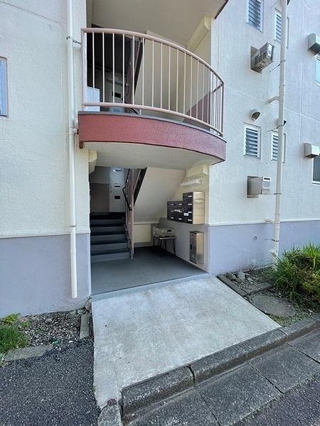 �_�ސ쌧����s�勘3���ڂ̒��Ã}���V�����̃G���g�����X