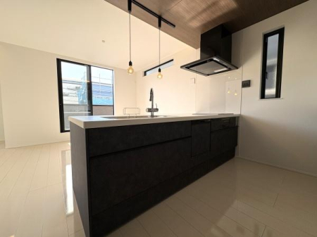 �_�ސ쌧�����S���쒬�c�[ 1422-2�̐V�z��ˌ��ẴL�b�`��