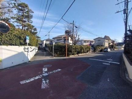 �_�ސ쌧����s�{����2���ڂ̓y�n�̑O�ʓ��H�܂ތ��n�ʐ^