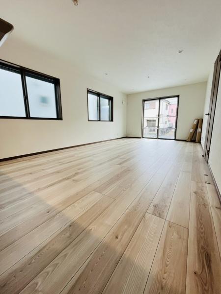 �_�ސ쌧������s�Ï��̐V�z��ˌ��Ẵ��r���O