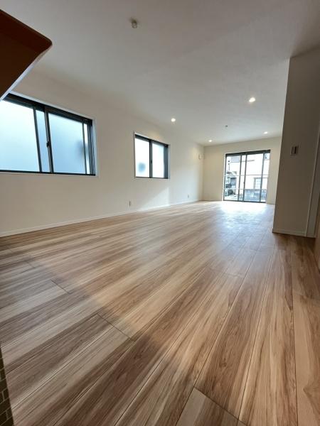 �_�ސ쌧������s�Ï��̐V�z��ˌ��Ẵ��r���O