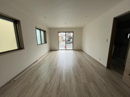 �_�ސ쌧������s�Ï��̐V�z��ˌ��Ẵ��r���O