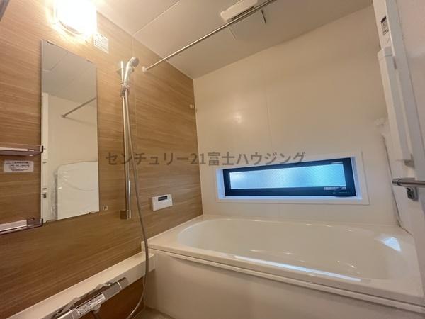 �_�ސ쌧������s����1���ڂ̐V�z��ˌ��Ă̗���