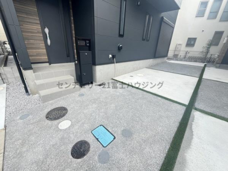 �_�ސ쌧������s����1���ڂ̐V�z��ˌ��Ă̒��ԏ�