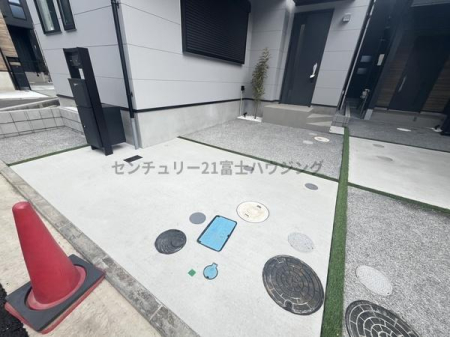 �_�ސ쌧������s����1���ڂ̐V�z��ˌ��Ă̒��ԏ�