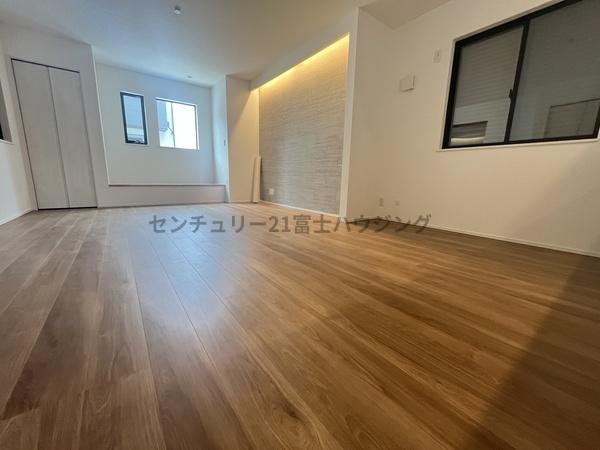 �_�ސ쌧������s����1���ڂ̐V�z��ˌ��Ẵ��r���O