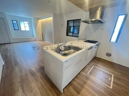 �_�ސ쌧������s����1���ڂ̐V�z��ˌ��ẴL�b�`��