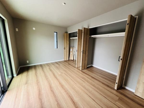 �_�ސ쌧������s������2���ڂ̐V�z��ˌ��Ă̎��[