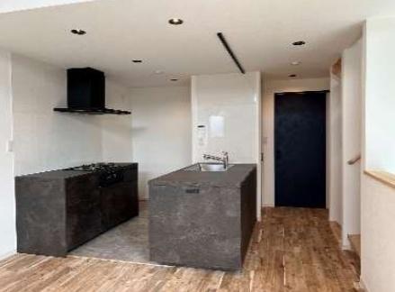 �_�ސ쌧����s�����C��7���ڂ̐V�z��ˌ��ẴL�b�`��