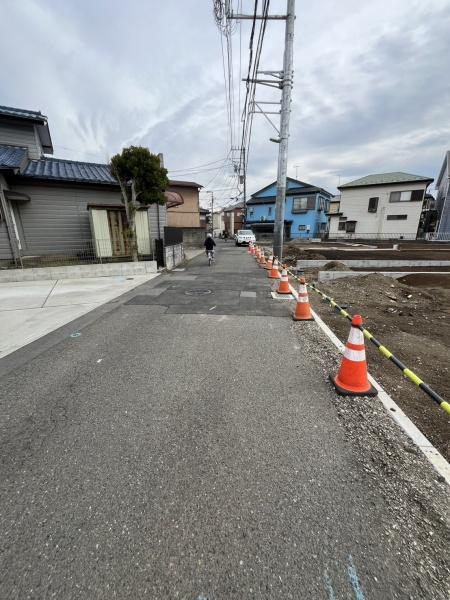 �_�ސ쌧������s����1���ڂ̓y�n�̑O�ʓ��H�܂ތ��n�ʐ^