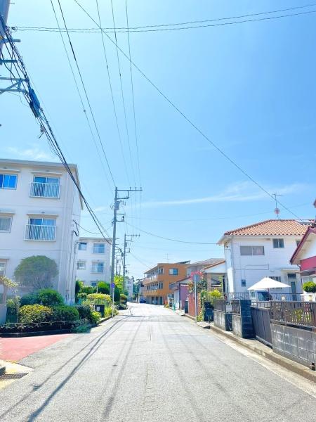 �_�ސ쌧������s�����u2���ڂ̒��È�ˌ��Ă̑O�ʓ��H�܂ތ��n�ʐ^