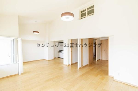 �_�ސ쌧������s�~��1���ڂ̒��Ã}���V�����̃��r���O