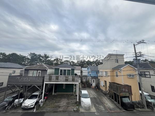 �_�ސ쌧������s���C�ݓ�3���ڂ̐V�z��ˌ��Ă̏Z�˂���̒��]�ʐ^