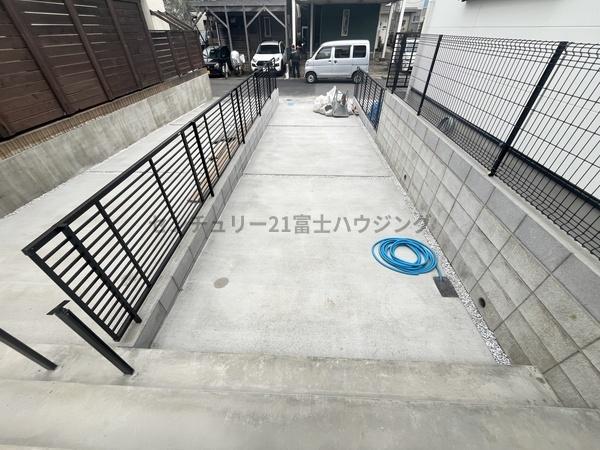 �_�ސ쌧������s���C�ݓ�3���ڂ̐V�z��ˌ��Ă̒��ԏ�