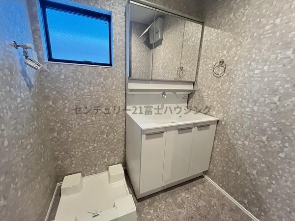 �_�ސ쌧������s���C�ݓ�3���ڂ̐V�z��ˌ��Ă̐��ʑ�E���ʏ�