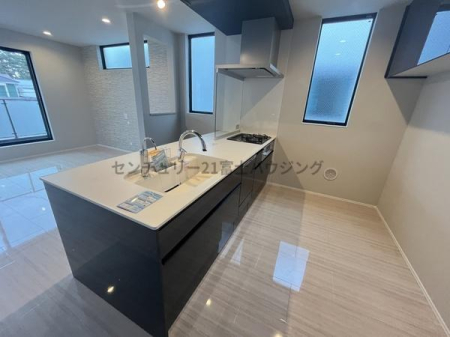 �_�ސ쌧������s���C�ݓ�3���ڂ̐V�z��ˌ��ẴL�b�`��