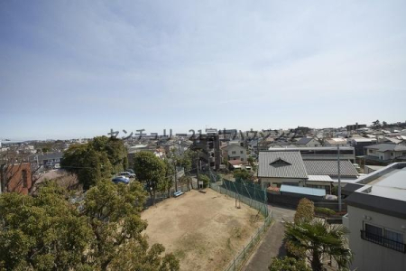 �_�ސ쌧����s�H��3���ڂ̒��Ã}���V�����̏Z�˂���̒��]�ʐ^