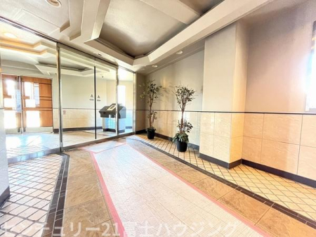 �_�ސ쌧��a�s���ߊԂ̒��Ã}���V�����̃G���g�����X