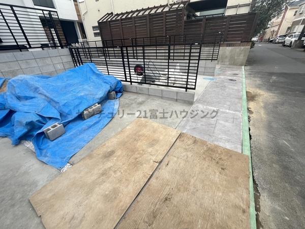 �_�ސ쌧������s���C�ݓ�3���ڂ̐V�z��ˌ��Ă̒��ԏ�