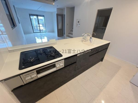 �_�ސ쌧������s���C�ݓ�3���ڂ̐V�z��ˌ��ẴL�b�`��