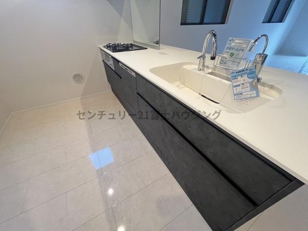 �_�ސ쌧������s���C�ݓ�3���ڂ̐V�z��ˌ��ẴL�b�`��