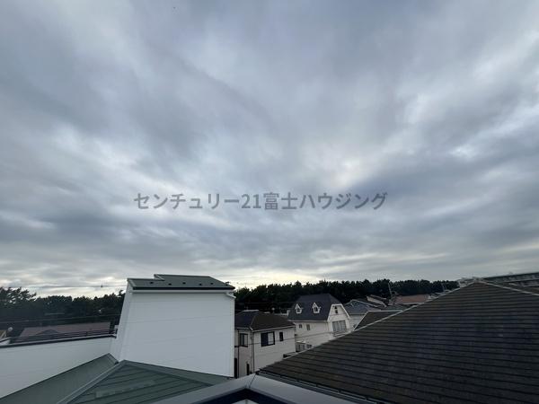 �_�ސ쌧������s���C�ݓ�3���ڂ̐V�z��ˌ��Ă̏Z�˂���̒��]�ʐ^