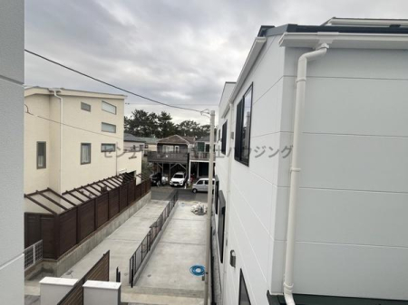 �_�ސ쌧������s���C�ݓ�3���ڂ̐V�z��ˌ��Ă̏Z�˂���̒��]�ʐ^