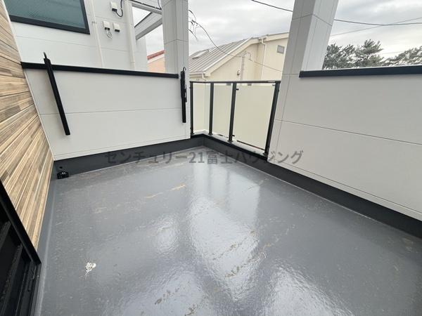 �_�ސ쌧������s���C�ݓ�3���ڂ̐V�z��ˌ��Ẵo���R�j�[