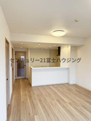 �_�ސ쌧����s�Ó��4���ڂ̒��Ã}���V�����̃��r���O