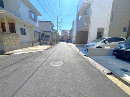 �_�ސ쌧������s��̒��È�ˌ��Ă̑O�ʓ��H�܂ތ��n�ʐ^