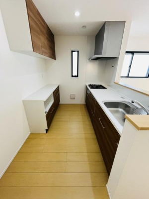 �_�ސ쌧������s�l�{��̐V�z��ˌ��ẴL�b�`��