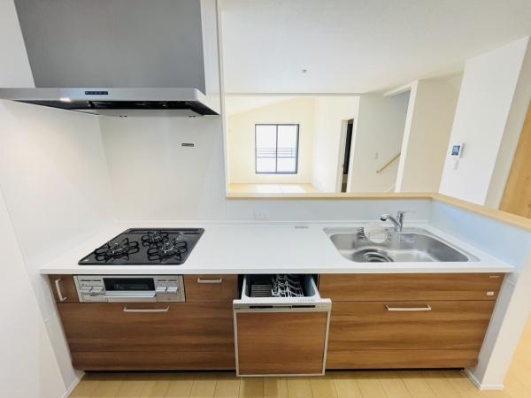 �_�ސ쌧������s�l�{��̐V�z��ˌ��ẴL�b�`��