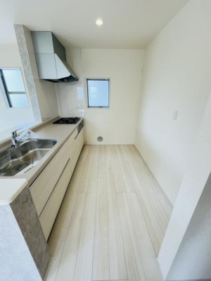 �_�ސ쌧������s�����̐V�z��ˌ��ẴL�b�`��