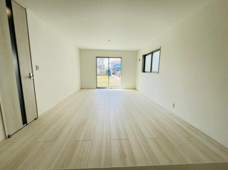 �_�ސ쌧������s�����̐V�z��ˌ��Ẵ��r���O