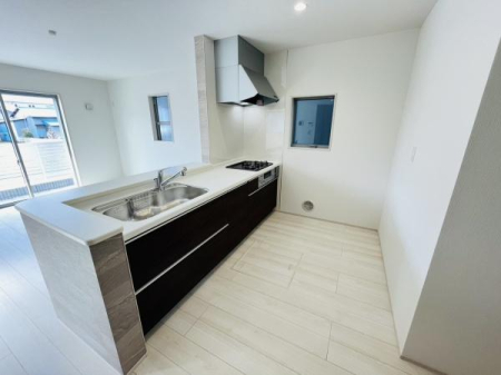 �_�ސ쌧������s�����̐V�z��ˌ��ẴL�b�`��