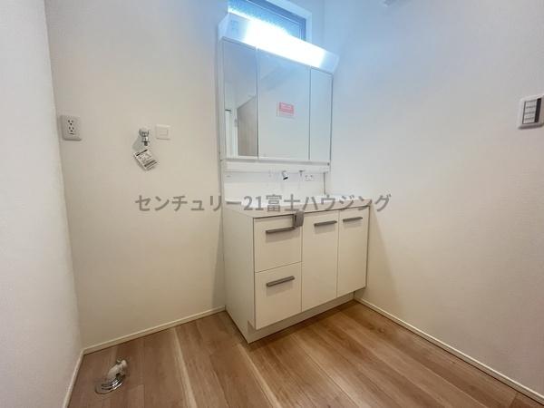 �_�ސ쌧������s����1���ڂ̐V�z��ˌ��Ă̐��ʑ�E���ʏ�