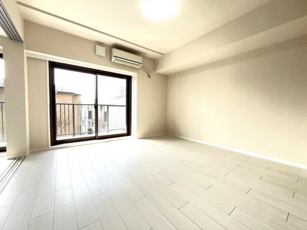 �_�ސ쌧����s�H��3���ڂ̒��Ã}���V�����̃��r���O