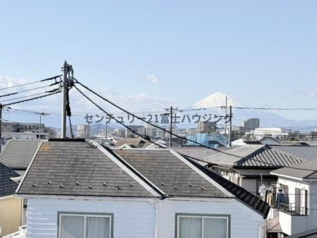 �_�ސ쌧������s�����u2���ڂ̐V�z��ˌ��Ă̏Z�˂���̒��]�ʐ^