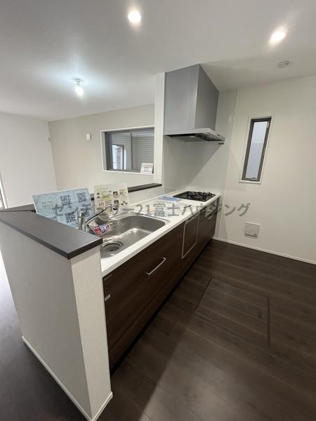 �_�ސ쌧������s���h�̐V�z��ˌ��ẴL�b�`��