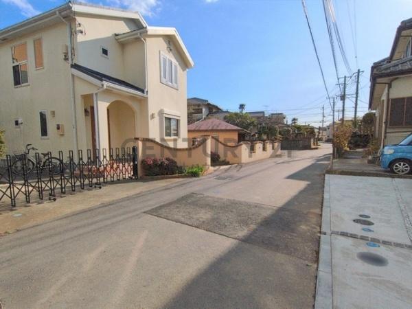 �_�ސ쌧������s���h�̐V�z��ˌ��Ă̑O�ʓ��H�܂ތ��n�ʐ^