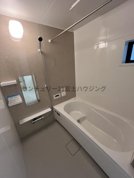 �_�ސ쌧������s���h�̐V�z��ˌ��Ă̗���