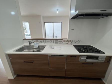 �_�ސ쌧������s���h�̐V�z��ˌ��ẴL�b�`��