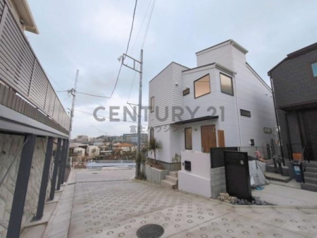 �_�ސ쌧����s�А�4���ڂ̐V�z��ˌ��Ă̑O�ʓ��H�܂ތ��n�ʐ^