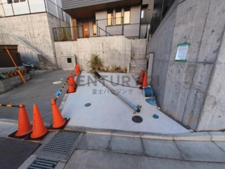 �_�ސ쌧����s�А�4���ڂ̐V�z��ˌ��Ă̒��ԏ�