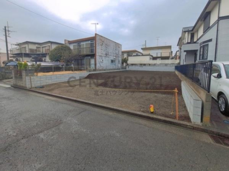 �_�ސ쌧����s�����̓y�n�̑O�ʓ��H�܂ތ��n�ʐ^