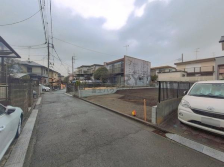 �_�ސ쌧����s�����̓y�n�̑O�ʓ��H�܂ތ��n�ʐ^