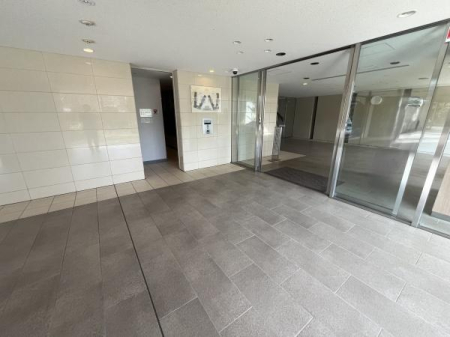 �_�ސ쌧������s��̒��Ã}���V�����̃G���g�����X