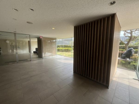 �_�ސ쌧������s��̒��Ã}���V�����̃G���g�����X