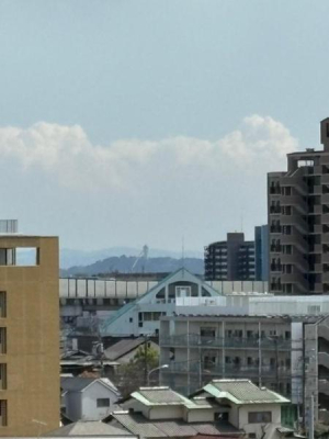 �_�ސ쌧������s���h�̒��Ã}���V�����̏Z�˂���̒��]�ʐ^