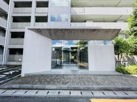 �_�ސ쌧���q�s���{�̒��Ã}���V�����̃G���g�����X